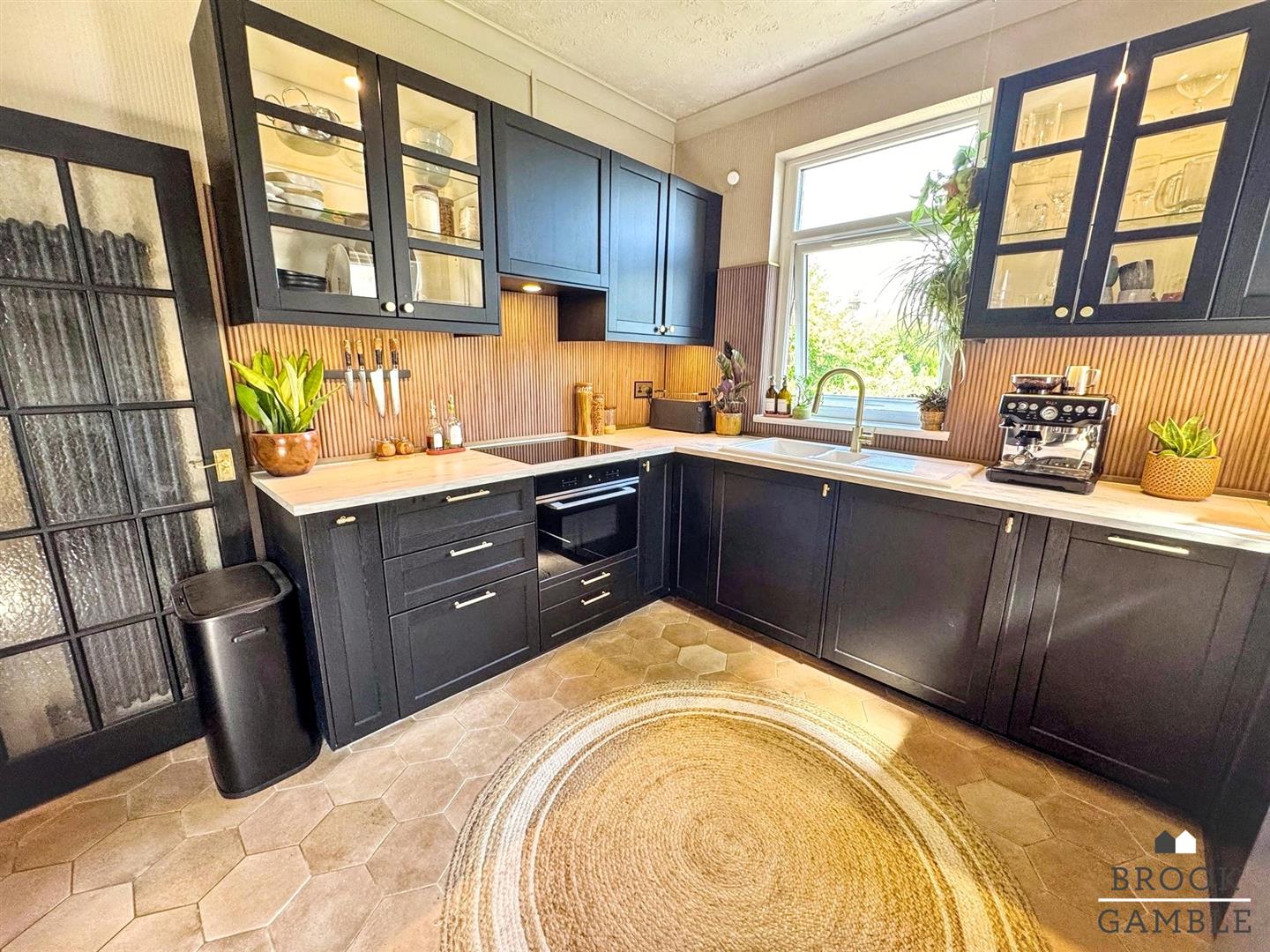 3 Bedroom House - End Terrace. Royal Sussex Crescent in Eastbourne, East Sussex 8